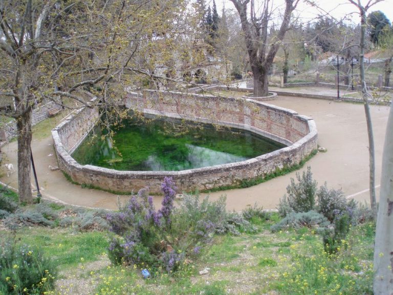 Foto de Fuente ornamental en Alfacar, Granada